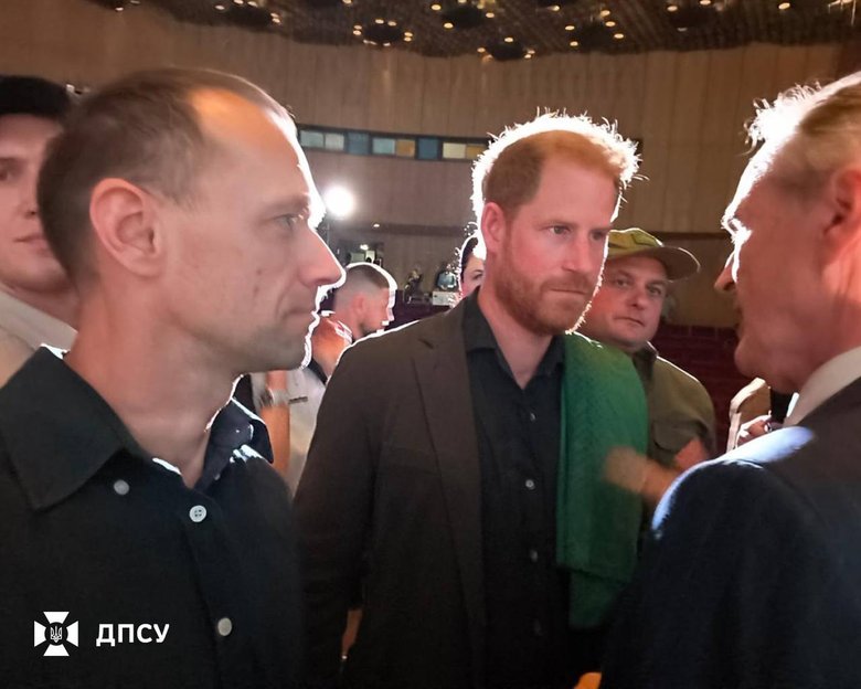 Prince Harry arrives in Ukraine