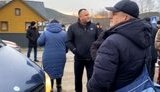 Затопило переправу: жителі двох сіл на Буковині перекрили дорогу і вимагають від влади будівництва мосту через річку Прут. ФОТО