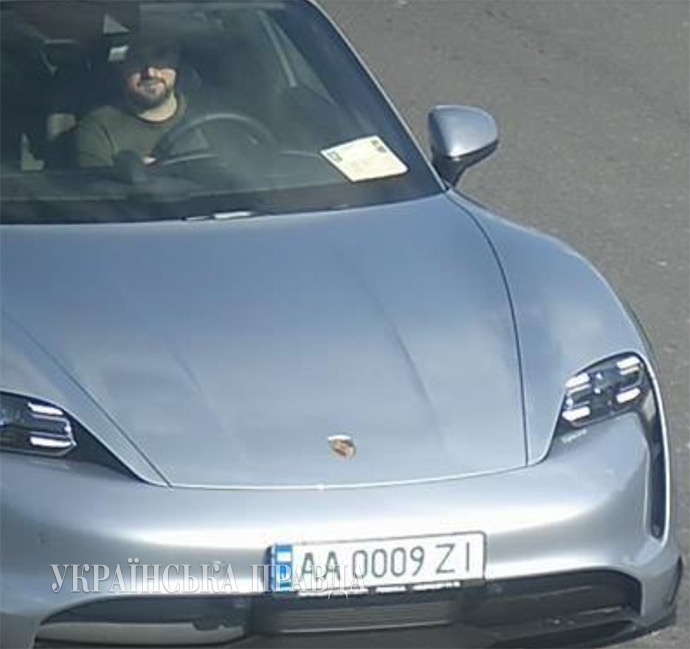 Tymoshenko drives Porsche for $100,000 and rents 1,200 sq m estate from developer Nikonov at three times the lower price, - media 14