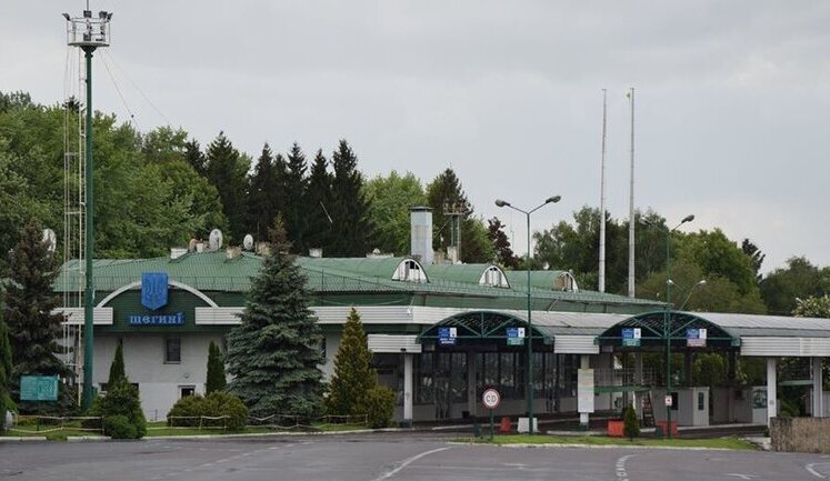 Львовянин, направлявшийся в Польшу, пытался провезти в трусах 300 таблеток экстази и килограмм амфетамина, - ГПСУ