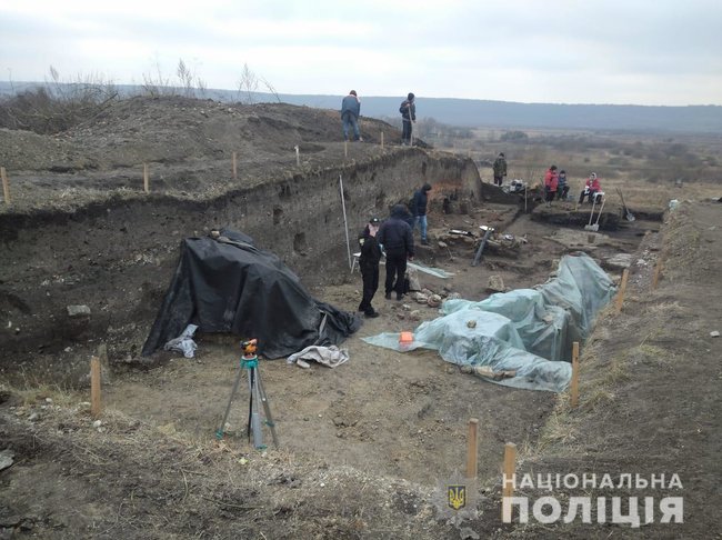 Неизвестные повредили археологический памятник национального значения на Львовщине, - Нацполиция 01