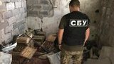 СБУ виявила на Донеччині схрон із засобами ураження та зброєю, обладнаний бійцями одного з добробатів. ФОТОрепортаж