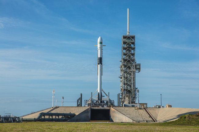 SpaceX за хвилину до старту відклала запуск ракети-носія Falcon-9 01