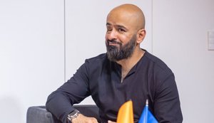 Мене несправедливо звільнили із ЗСУ за наказом колишнього міністра оборони, - Масі Найєм