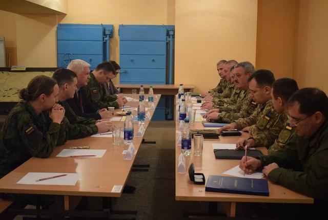 Делегація Міністерства охорони краю Литовської Республіки відвідала зону АТО 03 Делегація Міністерства охорони краю Литовської Республіки відвідала зону АТО 03