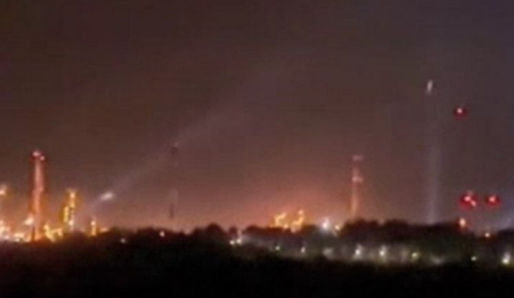 Поражен Саратовский НПЗ, раздавались взрывы, возник пожар, - Генштаб ВСУ. ВИДЕО