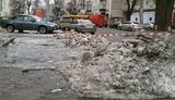 В центре Киева бульдозерам разрешили давить машины. ФОТОрепортаж