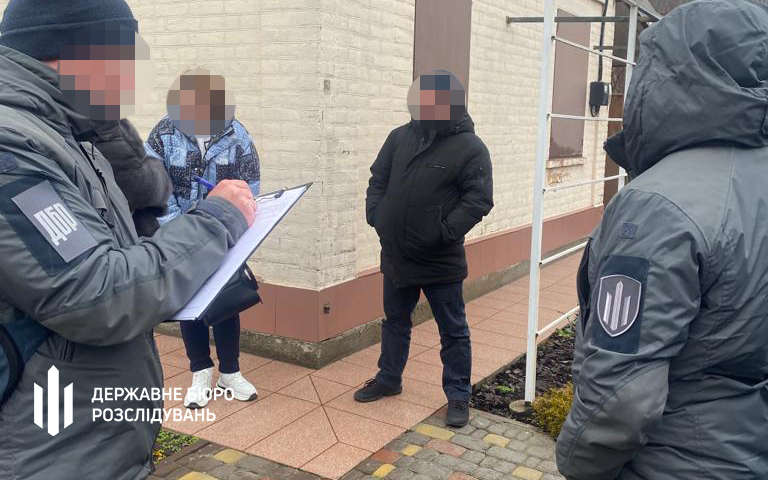 Руководитель ТЦК в Запорожье помог более 300 уклонистам. Услуга стоила $2-3 тыс. 06