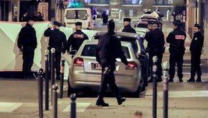 Нападавшим с ножом на прохожих в Париже оказался 20-летний чеченец Азимов