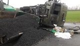 На Кіровоградщині військова вантажівка зіткнулася з асфальтоукладачем, 2 людини загинули, - прокуратура. ФОТО