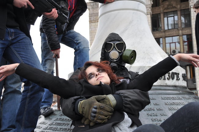 Парад зомби прошел в центре Киева 36