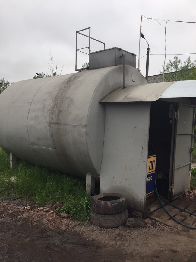 Податківці ліквідували дві нелегальні АЗС на Львівщині 02