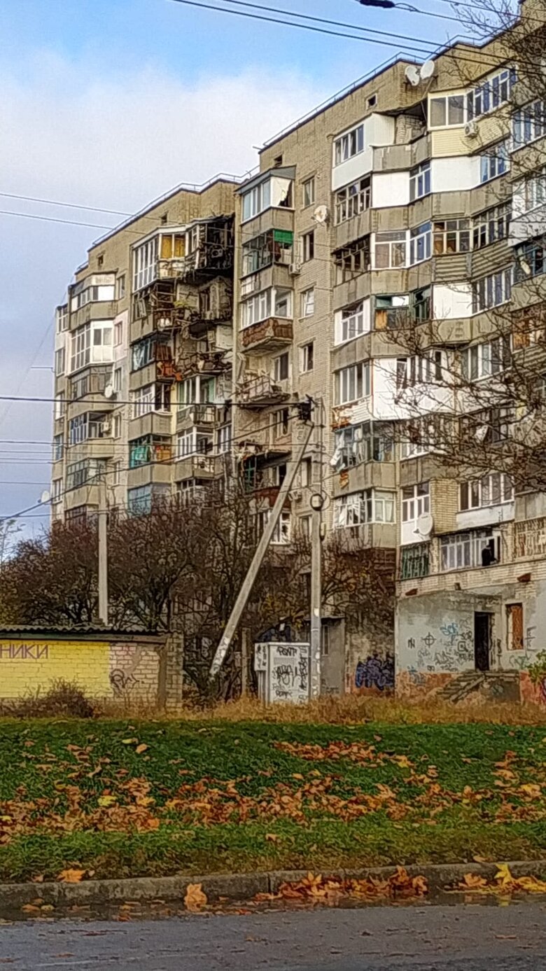 Херсонець Алім Сулейманов: Якщо не відчиняли, то виривали ворота БТРом. Вривались у будинки, квартири, робили обшуки, усе перевертали 02 Херсонець Алім Сулейманов: Якщо не відчиняли, то виривали ворота БТРом. Вривались у будинки, квартири, робили обшуки, усе перевертали 02