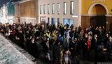 В центре Москвы и Санкт-Петербурга жестко задерживают собравшихся сторонников Навального. ВИДЕО