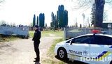Понад 22 тисячі поліцейських і військовослужбовців Нацгвардії стежитимуть, щоб українці не прийшли цими вихідними на цвинтарі
