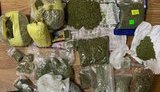 Прокуратура пресекла передачу в СИЗО Киева крупной партии наркотиков и мобильных устройств. ФОТОрепортаж