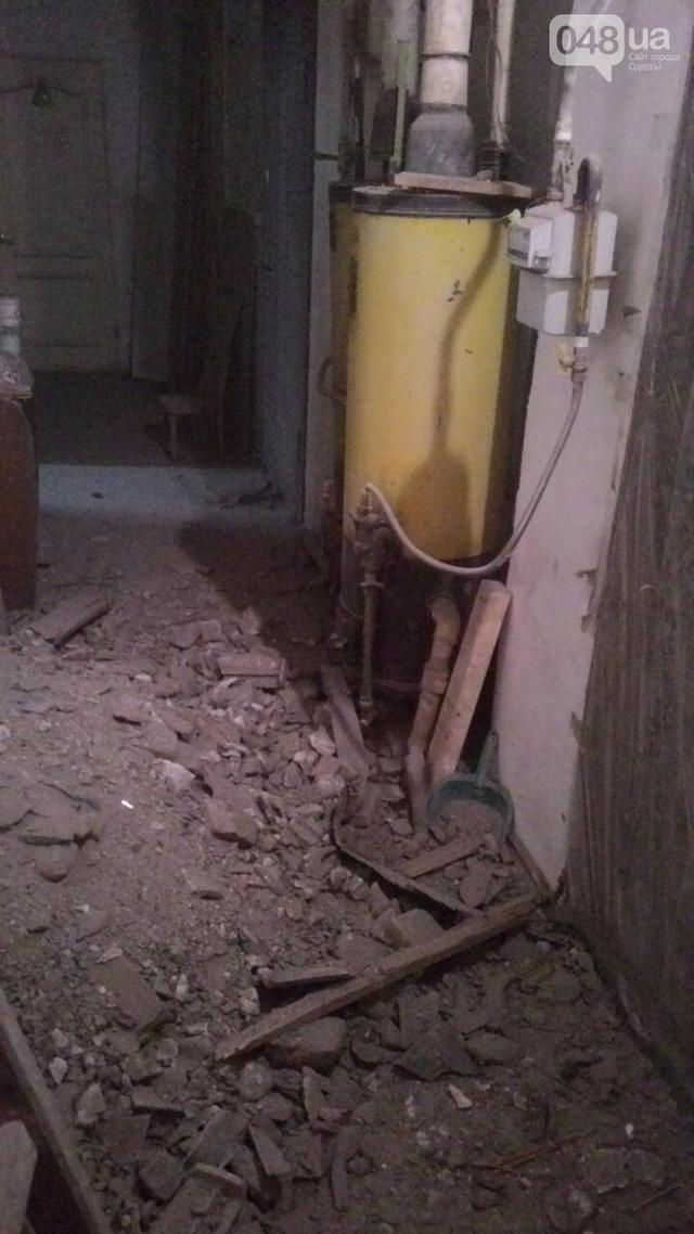 В історичній будівлі Одеси обвалилася стеля 02