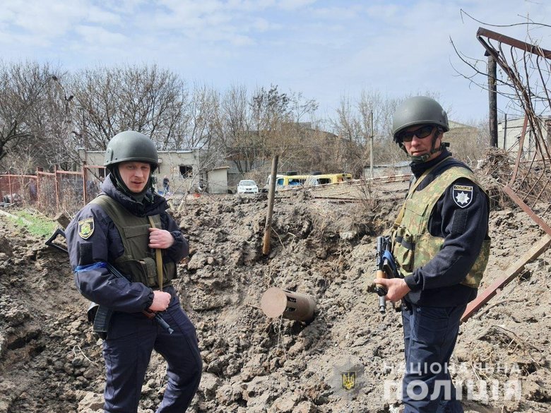 Возвращаться в освобожденные населенные пункты Харьковщины пока опасно, - Нацполиция 03