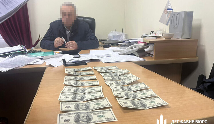 Head of Khmelnytskyi district administration detained for organizing scheme to evade mobilization – SBI. PHOTOS