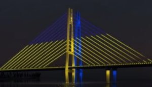 Вантовый мост в Запорожье "раскрасят" LED-подсветкой в цвета украинского флага. ВИДЕО+ФОТО