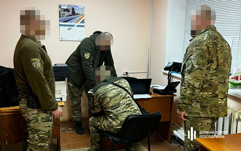 Розтрата на виплатах військовим