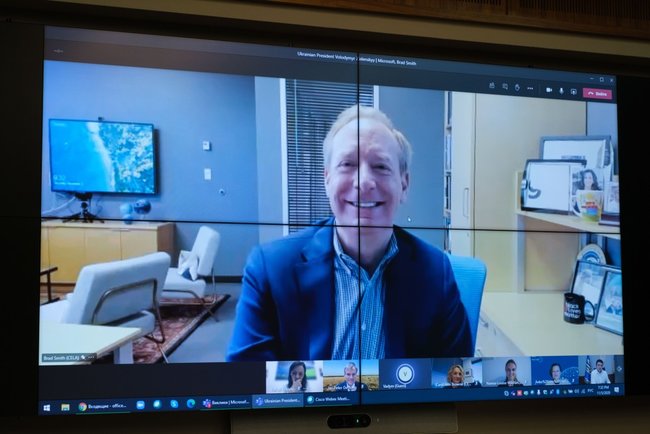 Зеленский предложил президенту Microsoft Смиту совместно разработать ПО для онлайн-голосования на президентских выборах 03