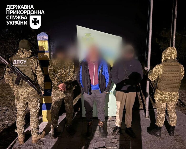 Затримано 17 чоловіків, які намагалися незаконно перетнути кордон з Румунією та Угорщиною, - Держприкордонслужба 07