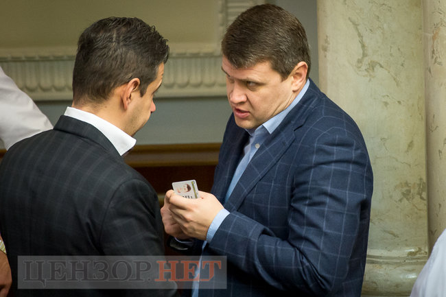 Обнимающая Потураева Янченко, слуга народа Салийчук просит помощника составлять базу обещаний, Галайчуку советуют отменить корпоратив, - день работы ВР 18 декабря 18