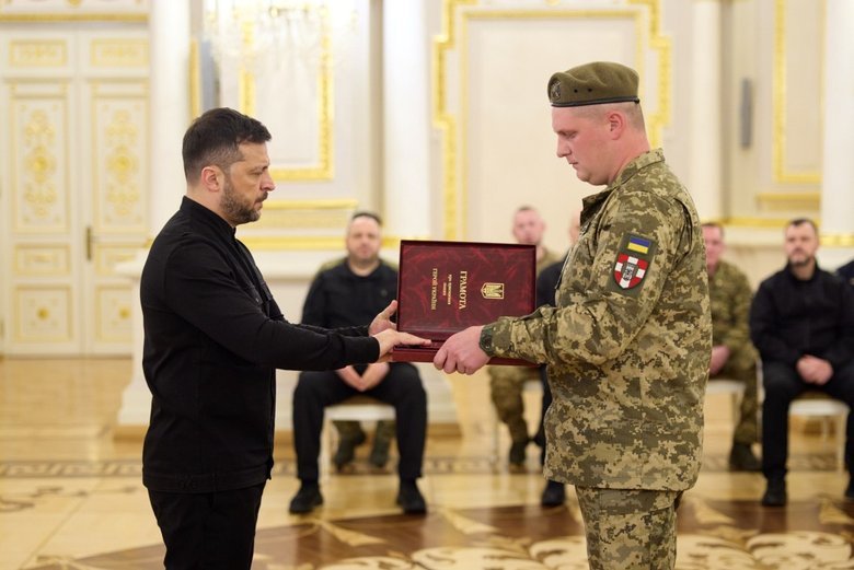 Вручення нагород Героям та їх рідним