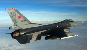 Турецькі F-16 збили "неконтрольований" безпілотник над Чорним морем