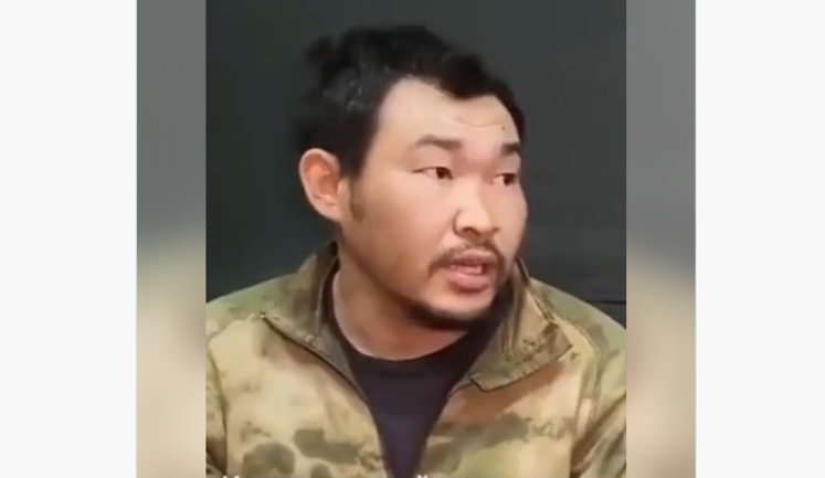 "Просыпаюсь от взрывов. Танки, БМП наши взрываются. Всем уже страшно стало. Ну, маленько выпили с танкистами", - пьяный бурят заблудился и попал в плен. ВИДЕО