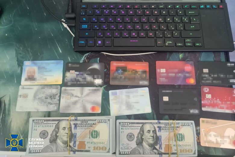 СБУ ліквідувала проксі-центр у Полтаві, через який РФ дезінформувала українців 04 СБУ ліквідувала проксі-центр у Полтаві, через який РФ дезінформувала українців 04