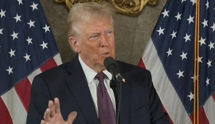 Трамп пообіцяв запровадить мита у 25% стосовно всіх країн, які закуповують нафту у Венесуели