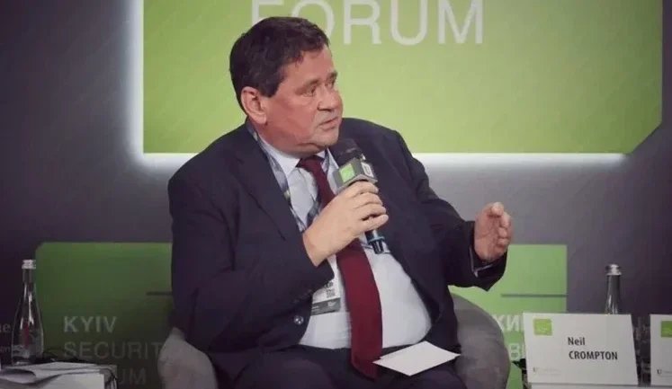 Вопрос о замороженных активах РФ остается на повестке дня, - посол Великобритании Кромптон