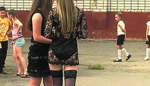 Мать павлоградской выпускницы хотят уволить: "Это растление и уголовно наказуемо!"