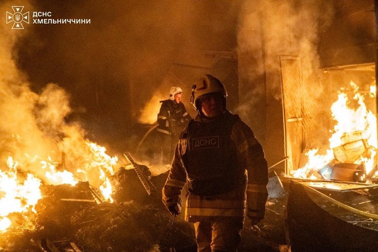 Пожежа на ринку Хмельницького через падіння російського безпілотника