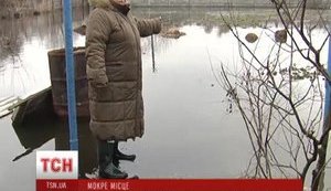 Киевщина с каждым днем ​​все больше уходит под воду, а на Черниговщине прорвало дамбу. ВИДЕО