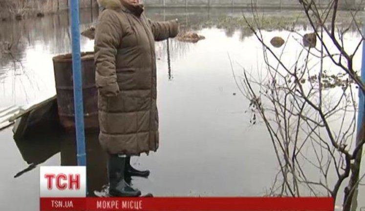 Киевщина с каждым днем ​​все больше уходит под воду, а на Черниговщине прорвало дамбу. ВИДЕО