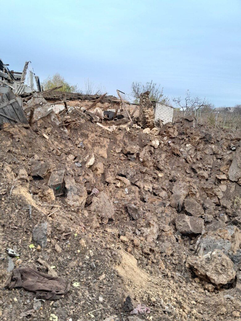 Росіяни скинули 25 КАБів на Бериславський і Каховський райони Херсонщини, поранено 2 людини 01 Росіяни скинули 25 КАБів на Бериславський і Каховський райони Херсонщини, поранено 2 людини 01