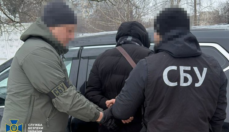 Фіктивне працевлаштування, "трансфер" до ЄС, підроблені документи, переведення в тил: Викрито нові "ухилянтські схеми", - СБУ. ФОТОрепортаж