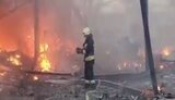 Авіаудар військ РФ по Дніпру: пожежу на взуттєвій фабриці локалізовано на площі 500 м кв. ВIДЕО