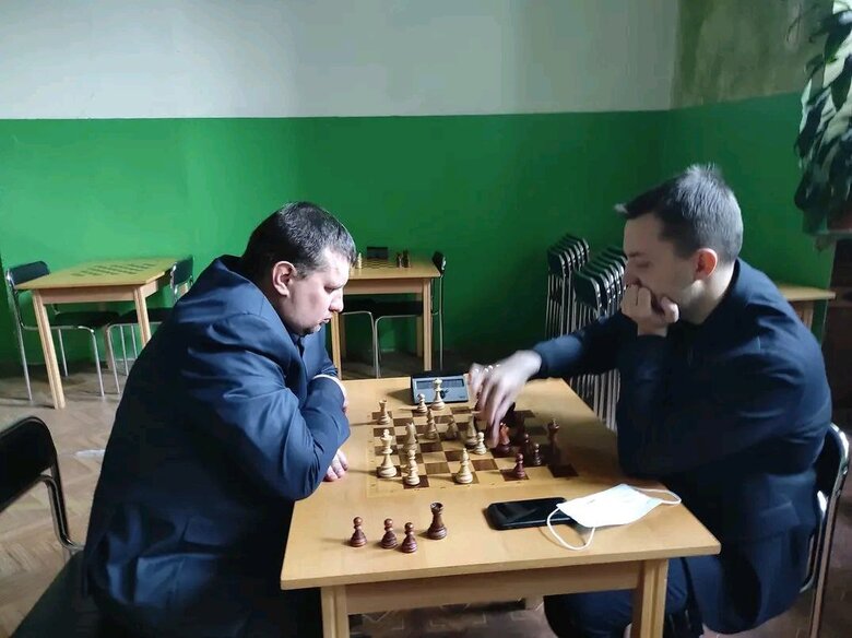 Артиллерия – это в первую очередь мозги. Тут надо думать. С расстояния 5-6 км я должен попасть в форточку дома, который я даже не вижу! И мне нужно точно посчитать, если я хочу туда попасть, - головной сержант ВСУ Александр Ермаков 10