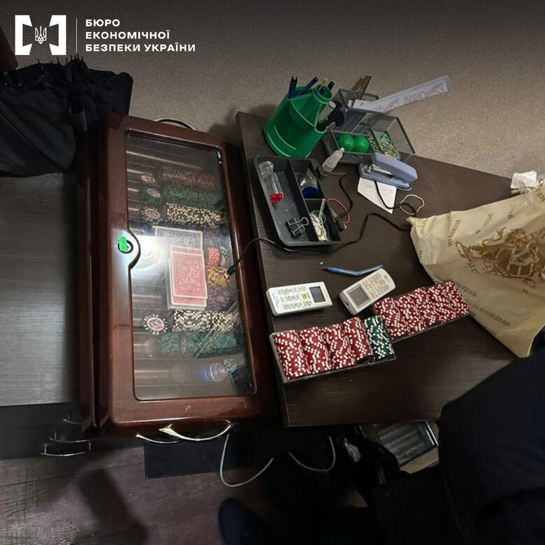 БЕБ знайшло нелегальне казино у центрі Києва 04