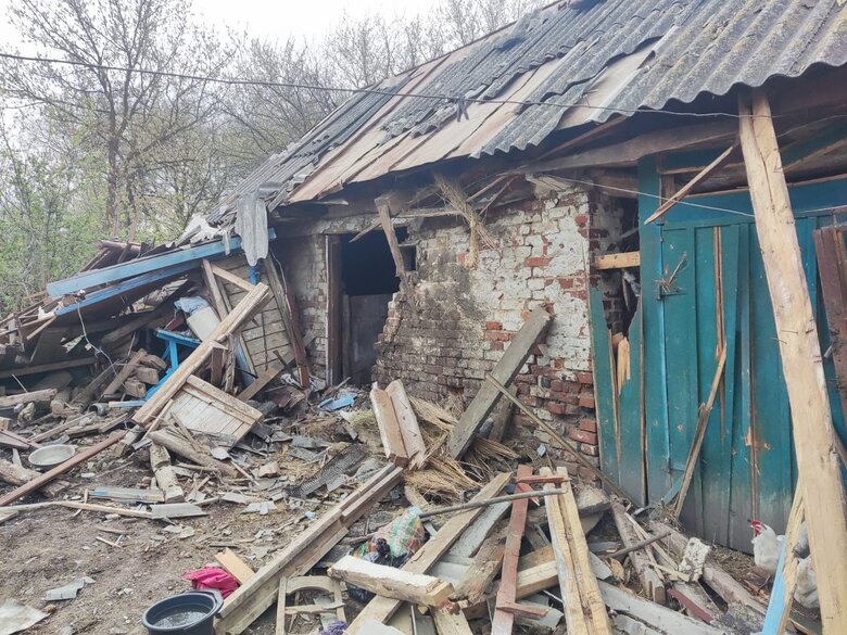 Consequences of enemy shelling of Sumy region: one person died, two others were injured 04