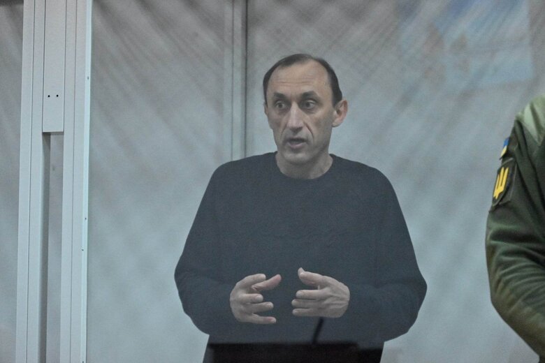 Шевченковский райсуд рассматривает ходатайство прокуратуры о продлении сроков расследования по делу полковника Червинского 03