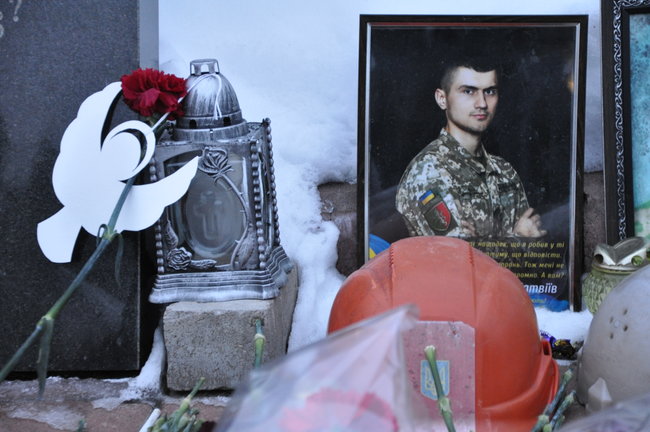 Вечір памяті Небесної Сотні відбувається в центрі Києва 12