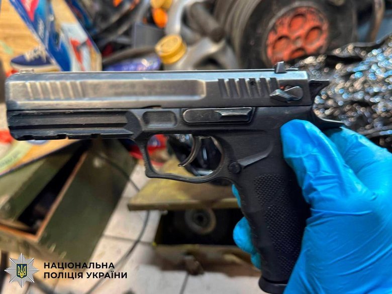 В Киеве задержали мужчину, угрожавшего взорвать гранату