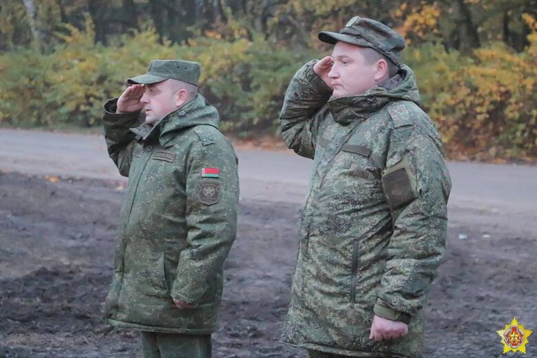 Российские военные прибывают в Беларусь 04