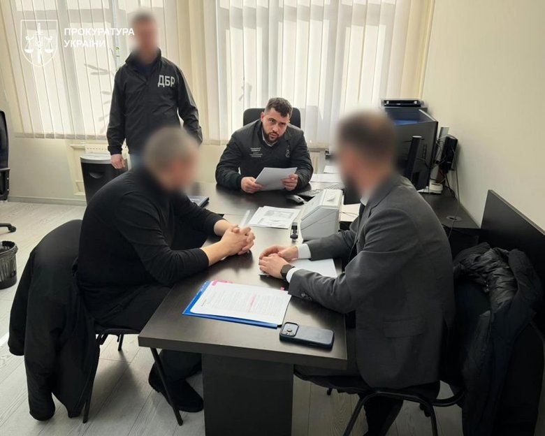 Суддя незаконно отримував доплати за науковий ступінь