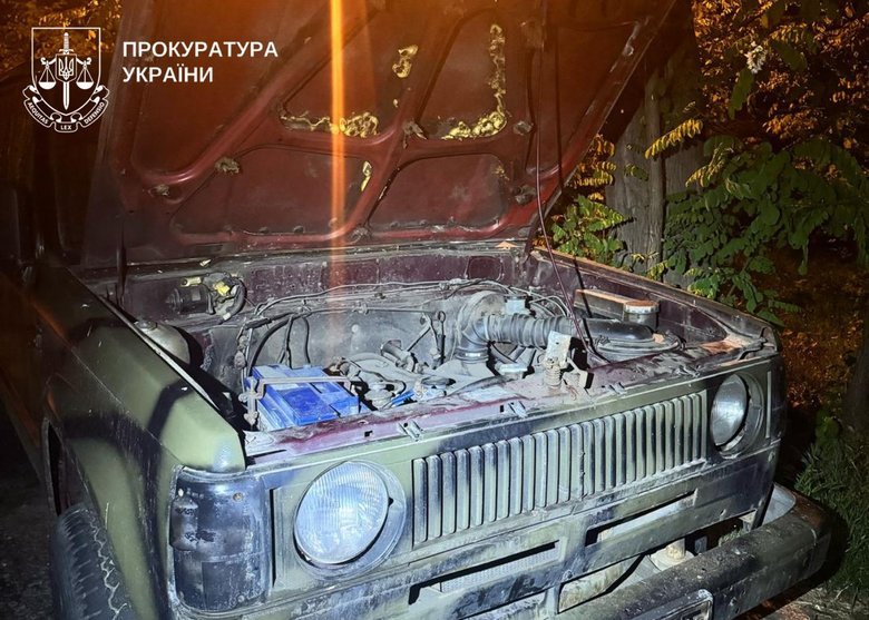 Уродженець Криму спалив два автомобілі у Шевченківському районі